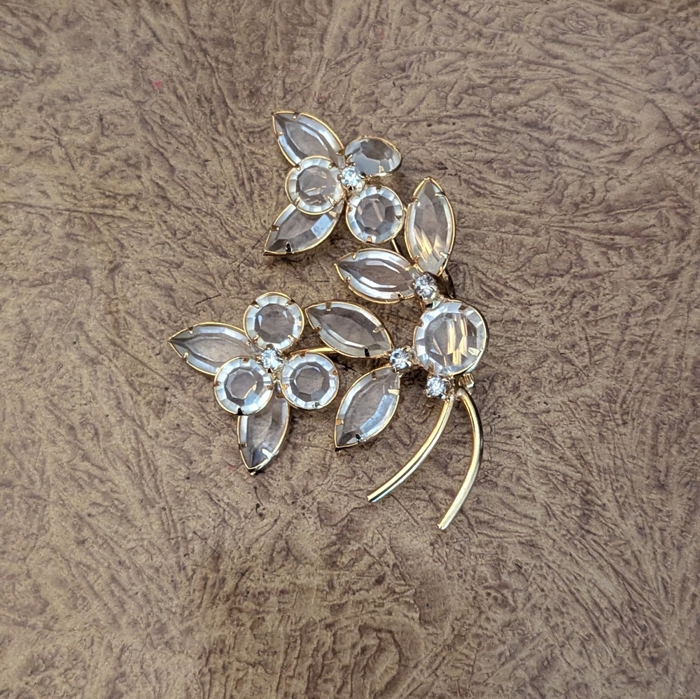 SOLD Crystal brooch/pin - Picture 2 of 3